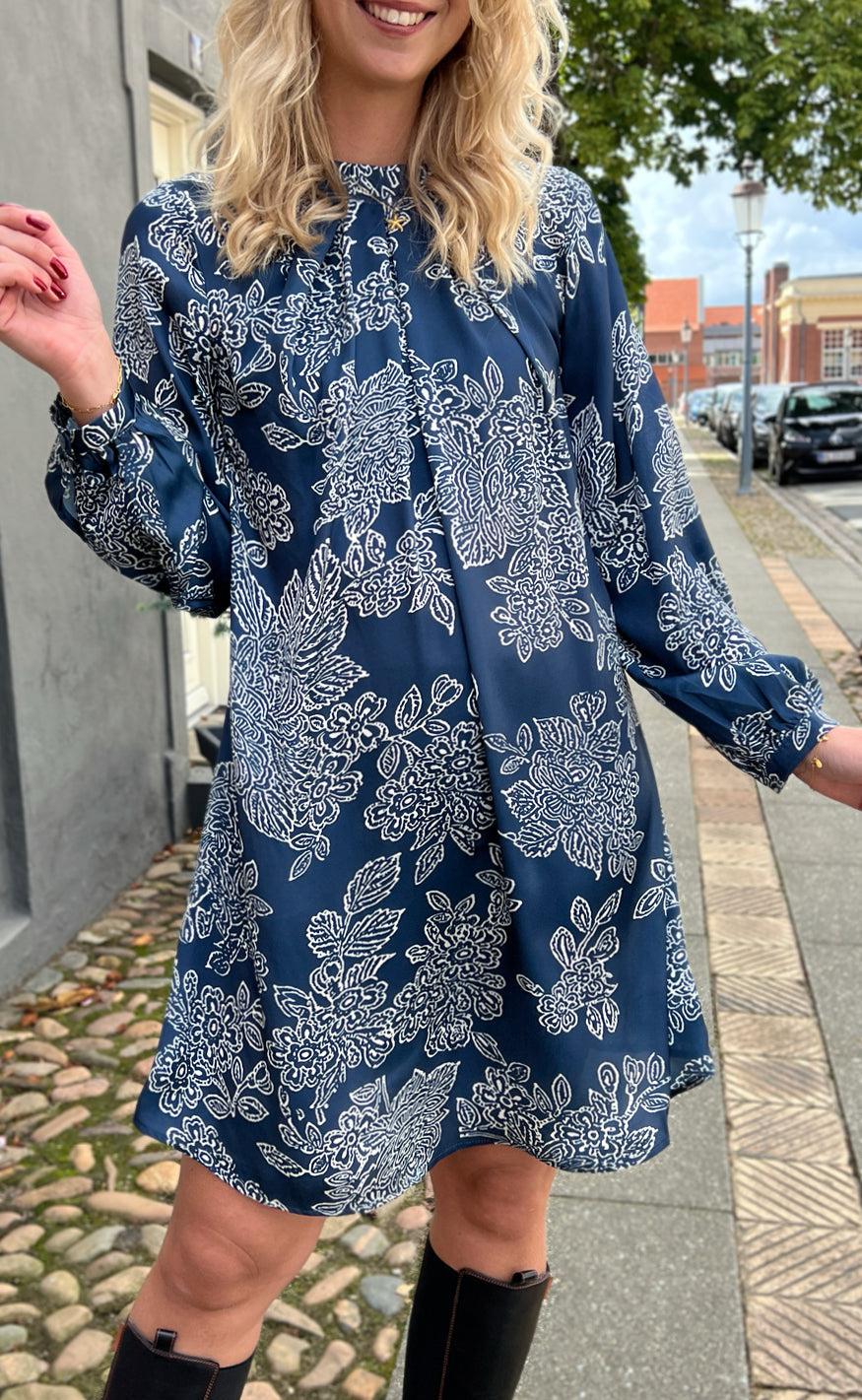 Say Ina Copenhagen Kjole Hazel Navy Blue Flower