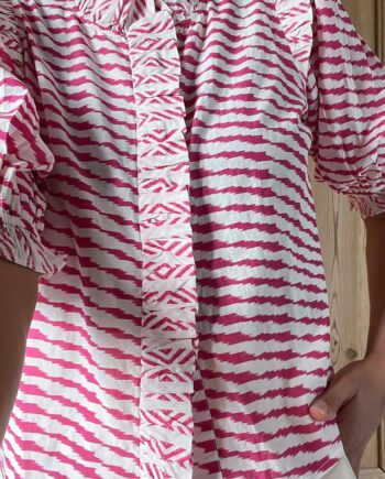Neo Noir Bluse  Chacha Graphic Pink