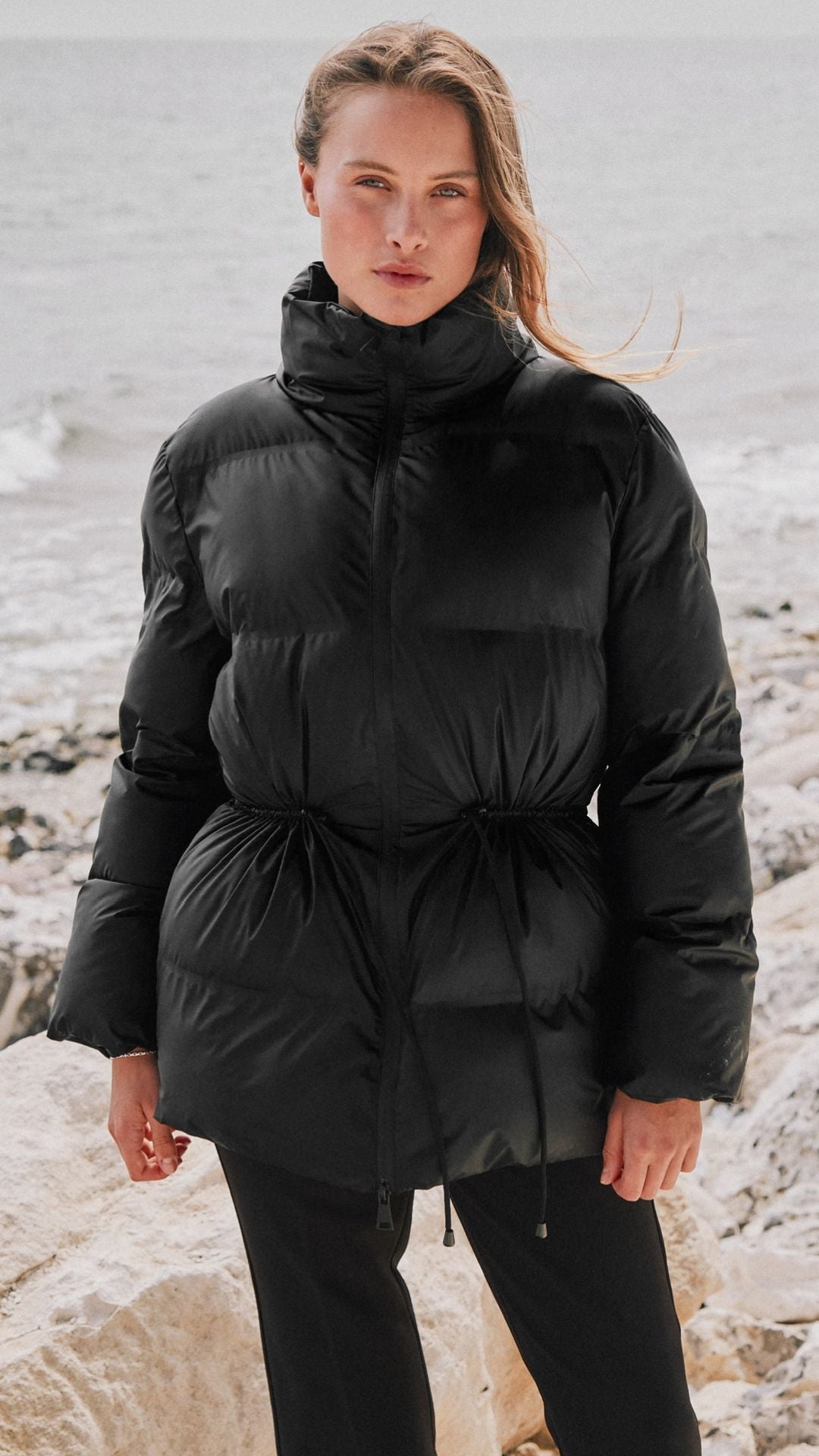 Neo Noir Puffer Jakke Mayra Black