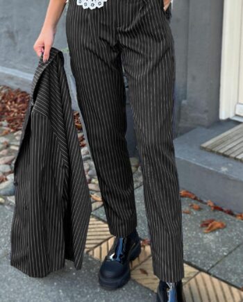 Say Ina Copenhagen Bukser Zoey Straight Black Pinstripe
