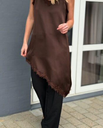 Say Ina Copenhagen Kjole Lavi Lace Dark Brown Satin