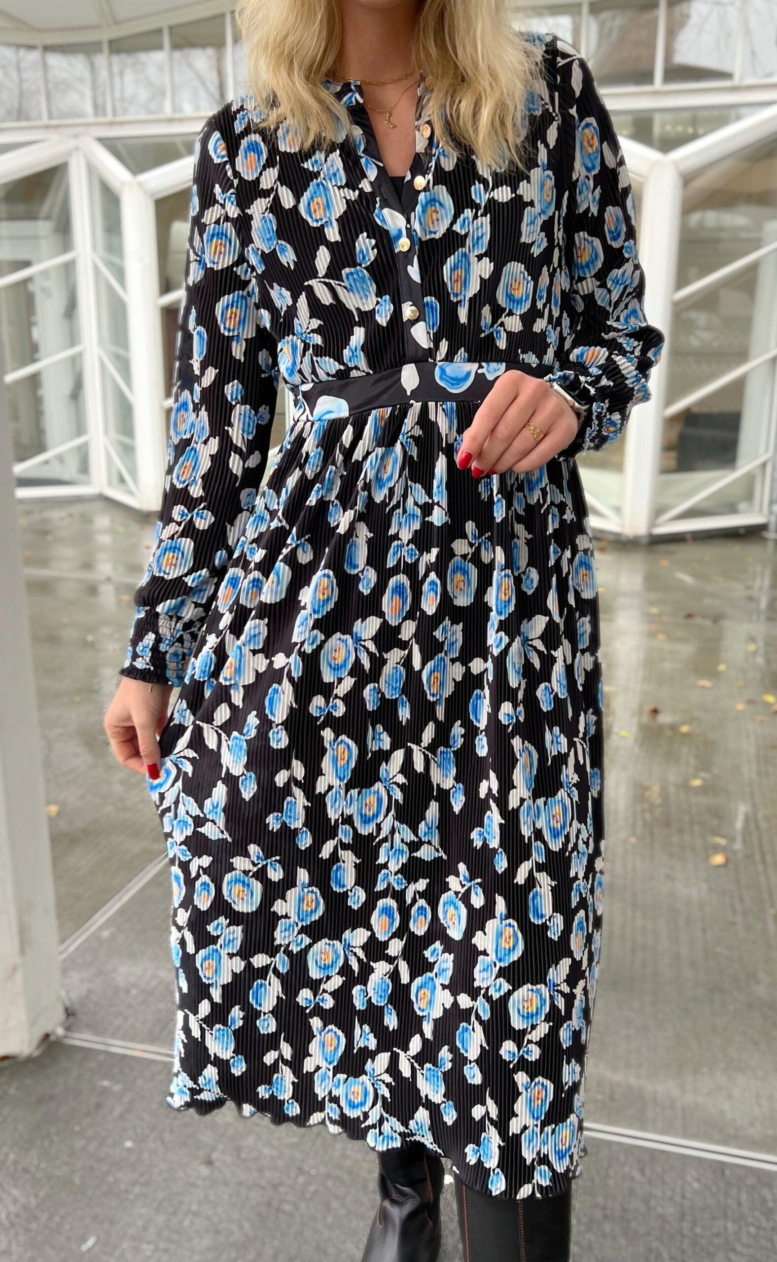 Say Ina Copenhagen Kjole Olivia Black Blue Flower