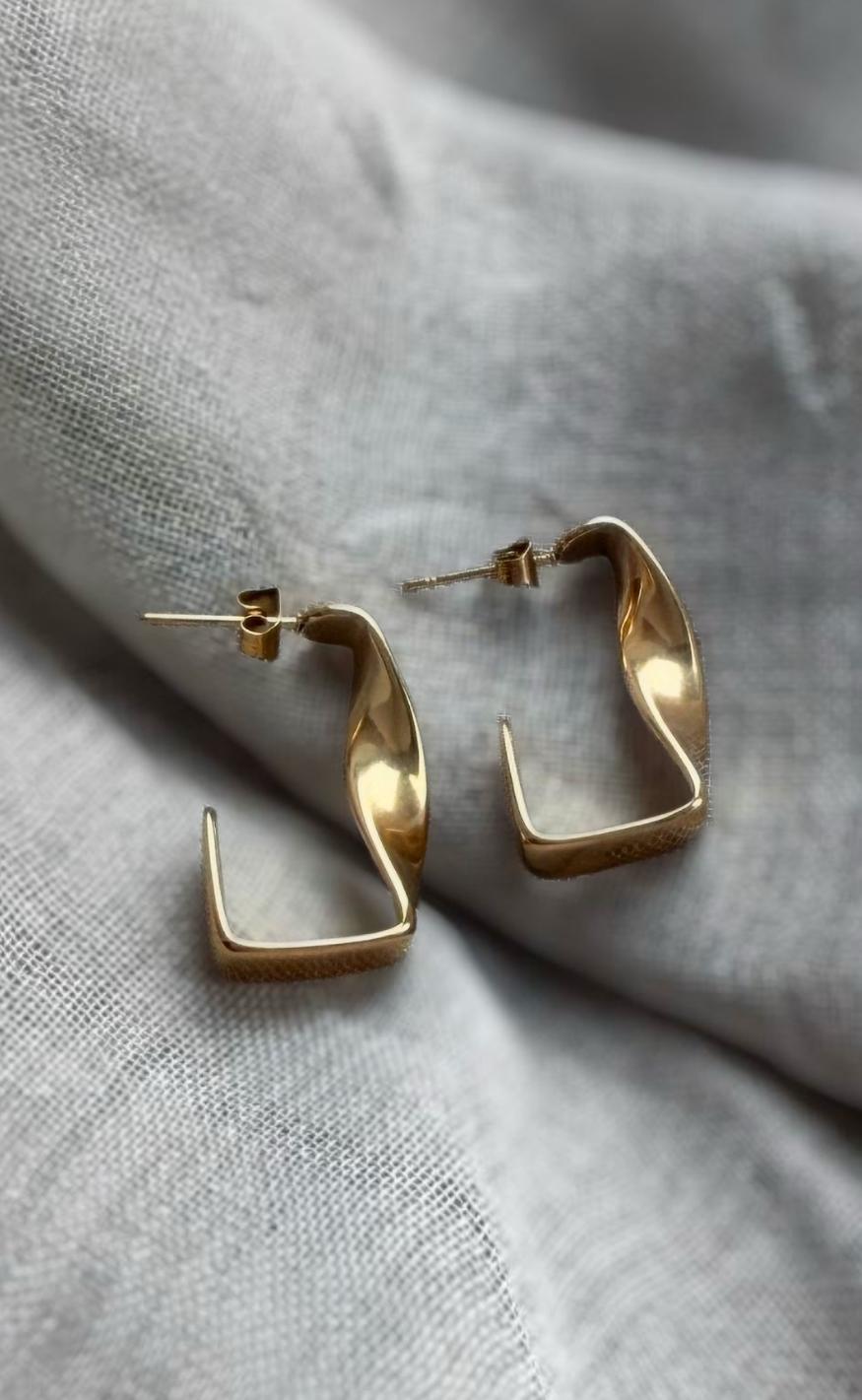 Smykkeli Copenhagen øreringe Twisted Gold Colour