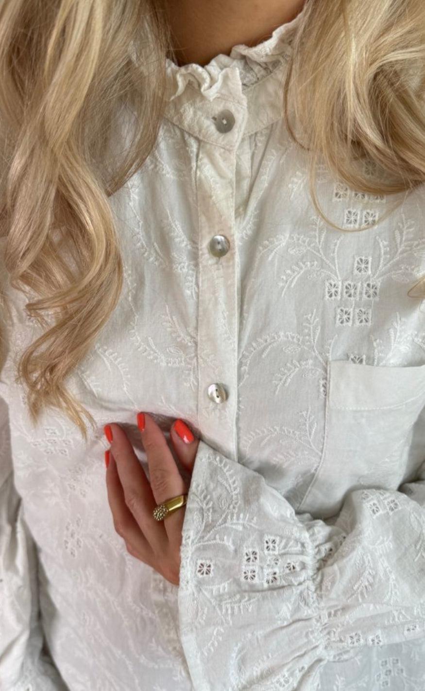 Stories From The Atelier Skjorte Embroidery White