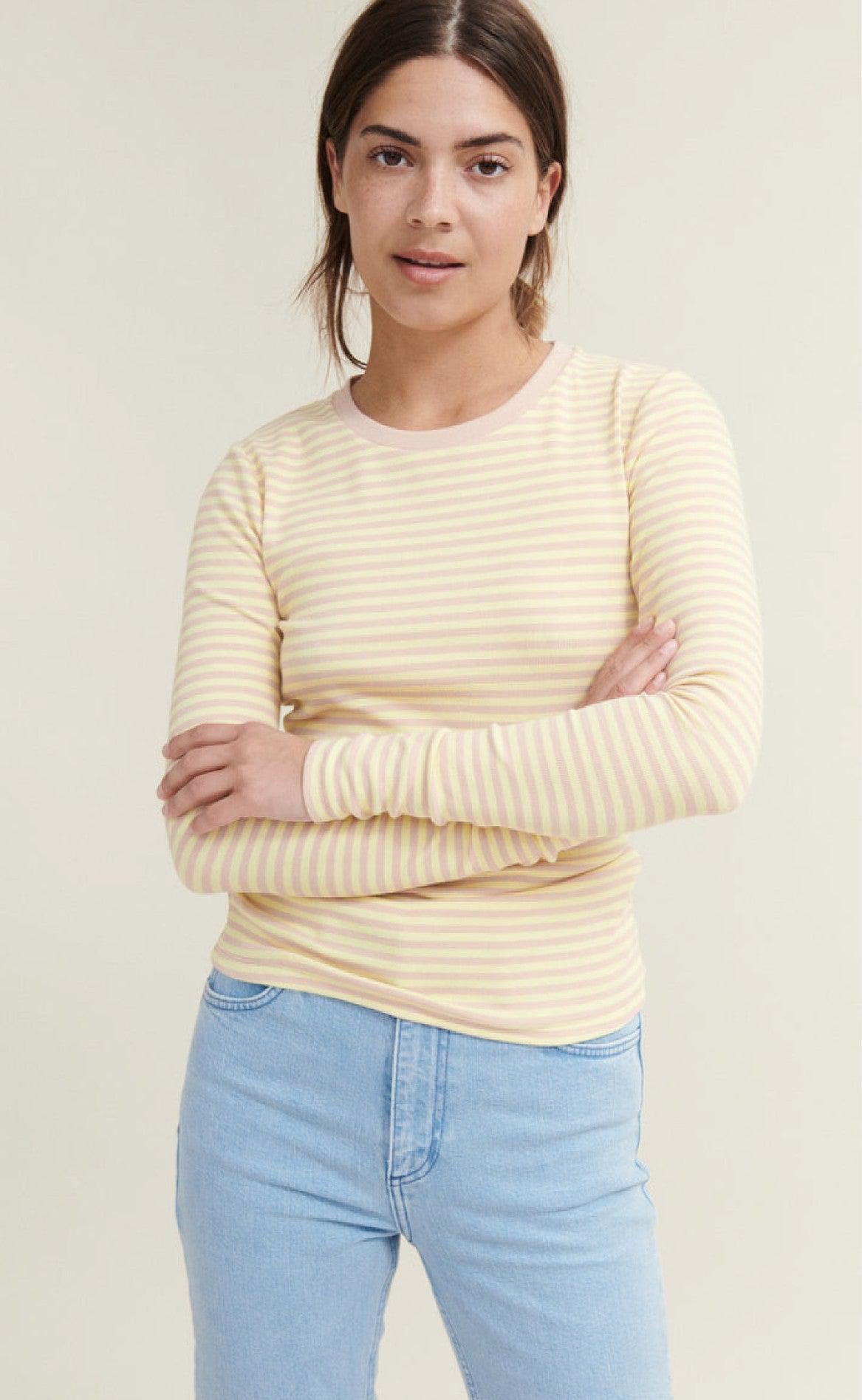 Basic Apparel Tee Ludmilla Rose Dust Custard