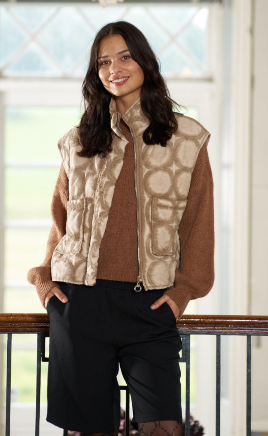 Marta Du Chateau Vest Amy Camel