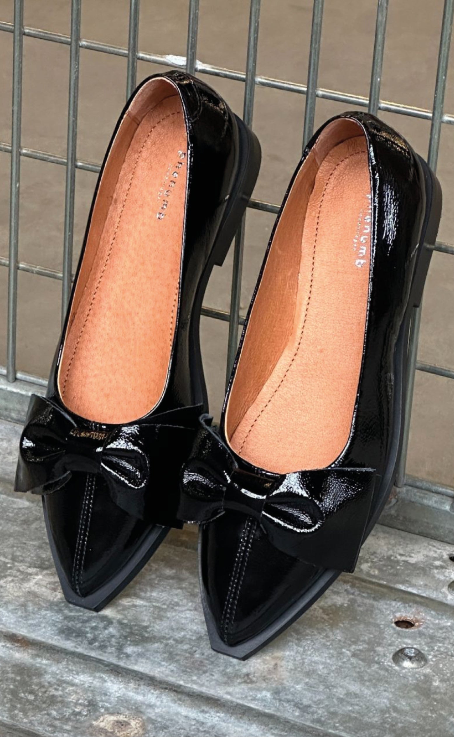 Phenumb Loafers Imagine Black Leather Patent