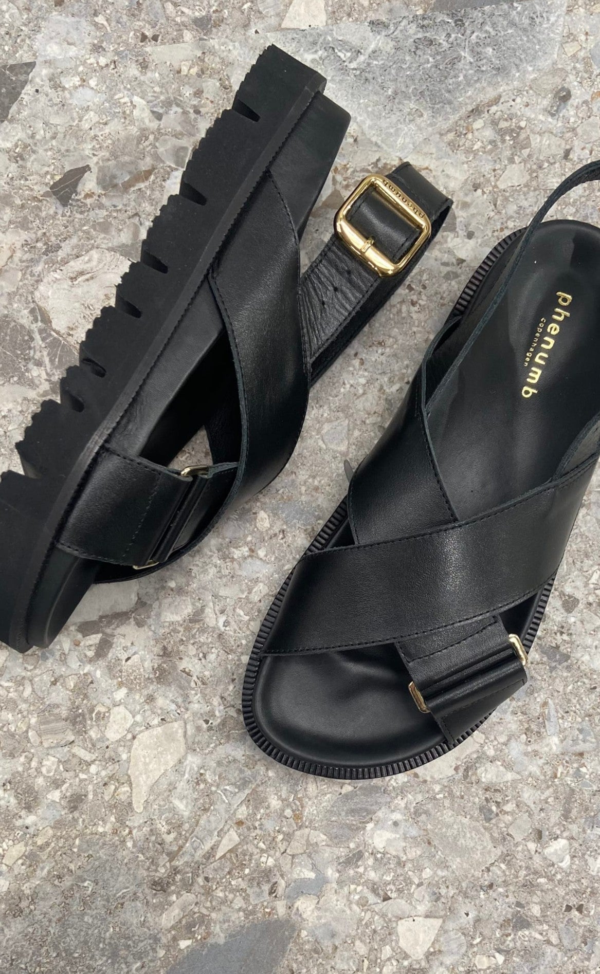 Phenumb Sandaler Nawa Black
