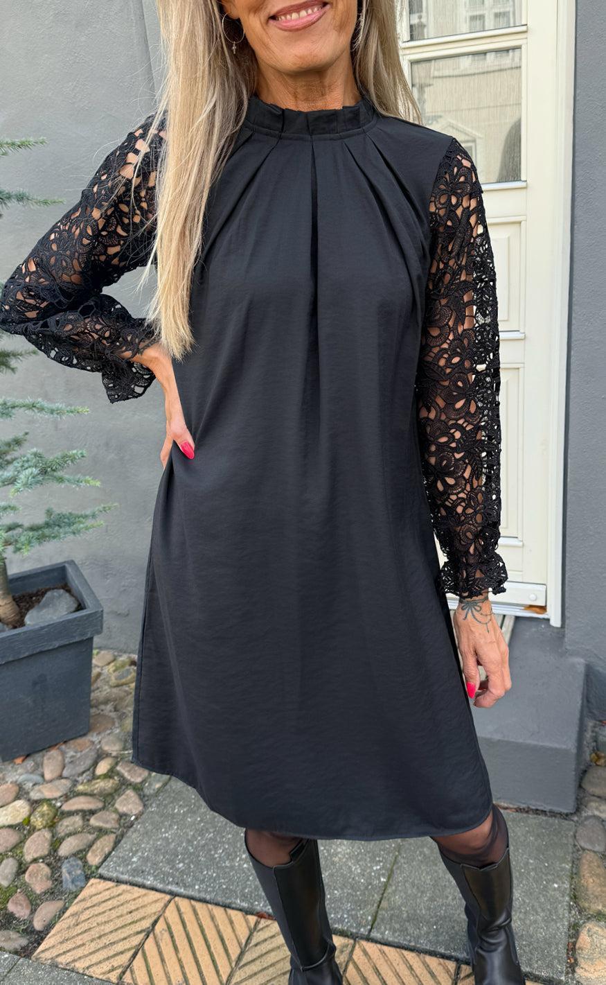 Say Ina Copenhagen Kjole Hazel Lace Black