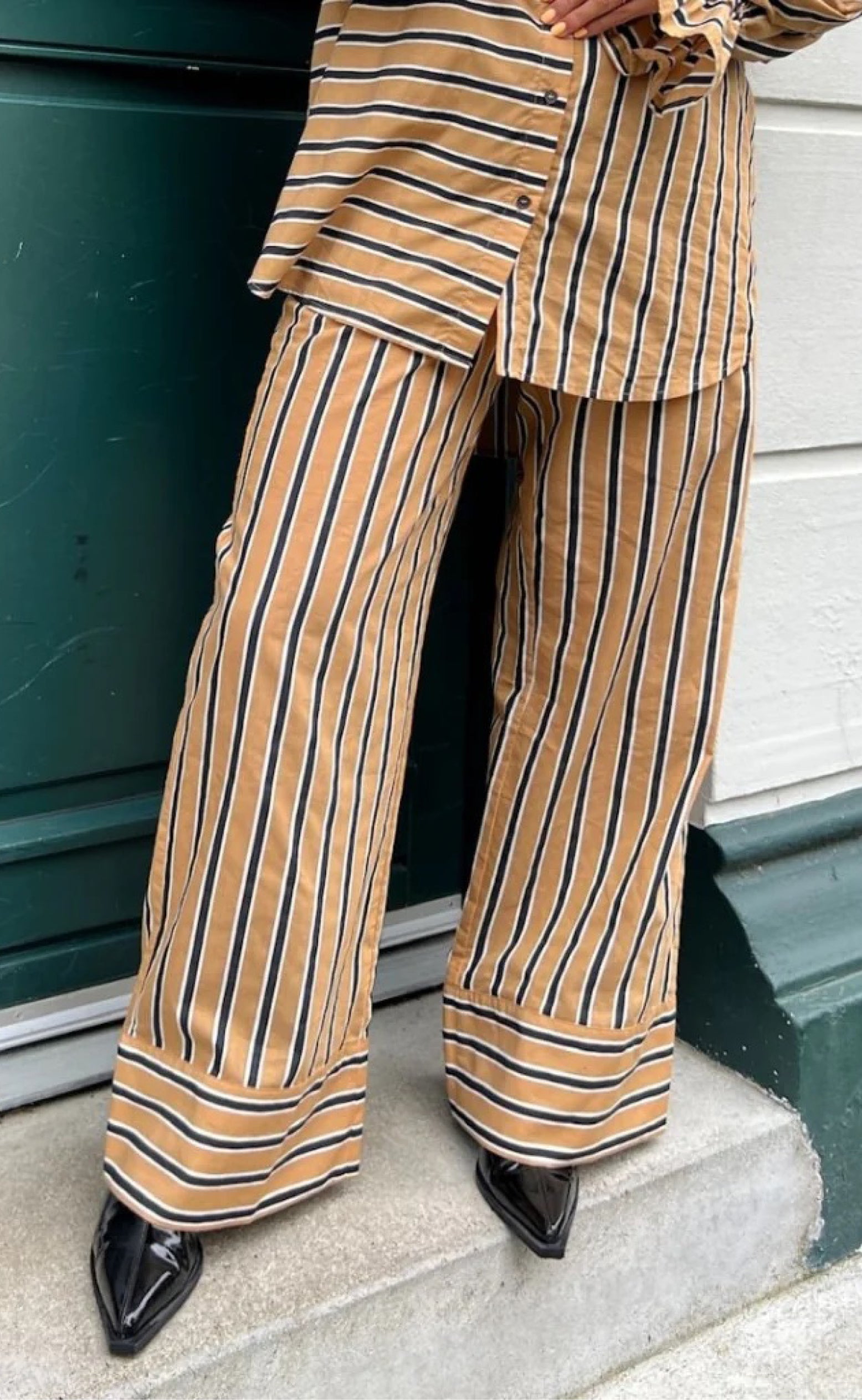 Stories From The Atelier Bukser When You Listen Golden Stripes