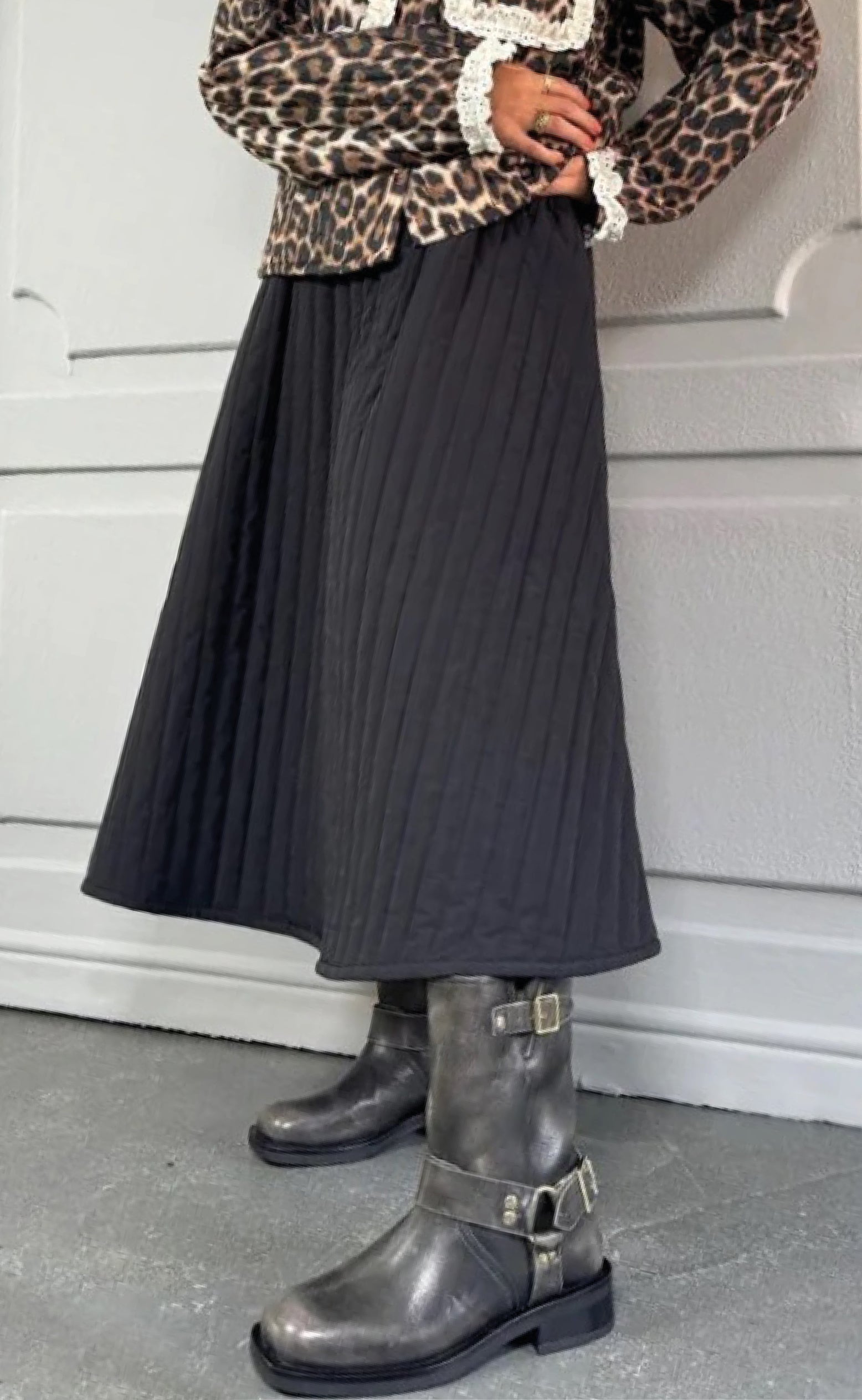 Stories From The Atelier Nederdel Move Me Black