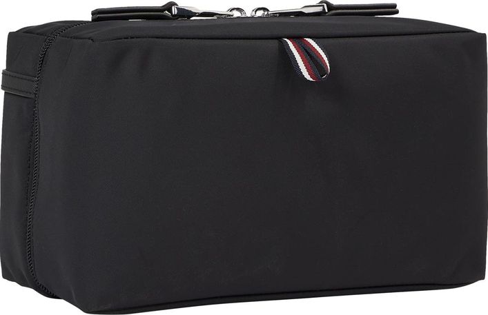 Th Urban Repreve Washbag
